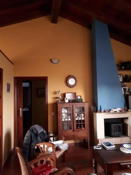 La Casa Azul De Lua Un Lugar Magico Villa Juncedo Exterior photo