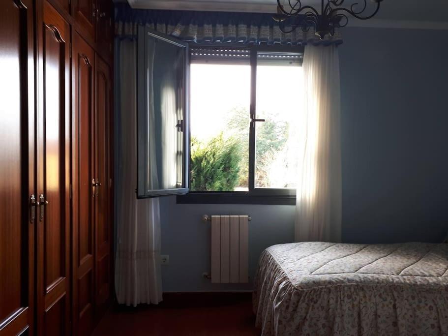 La Casa Azul De Lua Un Lugar Magico Villa Juncedo Exterior photo